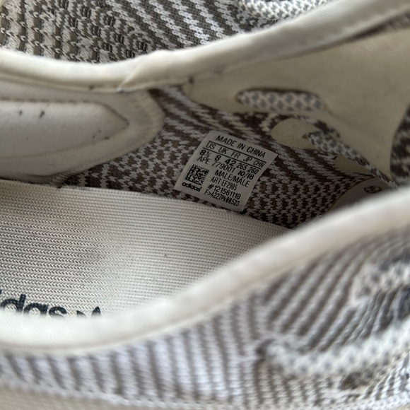 Yeezy Boost 350 V2 in static - Picture 7 of 12